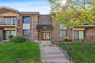 478 Raintree Ct Unit 1D, Glen Ellyn, IL 60137