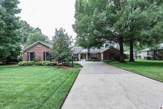 555 Huntleigh Ln, Paducah, KY 42001