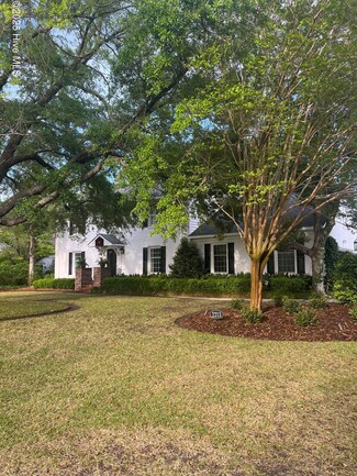 2213 Waverly Dr, Wilmington, NC 28403