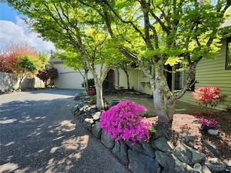 627 N Waugh Rd, Mount Vernon, WA 98273