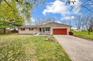 647 W Crescent Ln, Carlisle, OH 45005