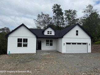 708 Pin Oak Place, Moscow, PA 18444