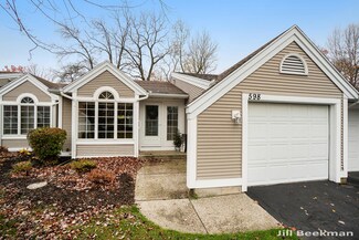 598 Appletree Ct, Holland, MI 49423