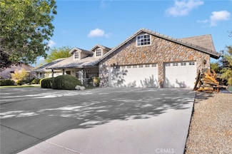 15590 Myalon Rd, Apple Valley, CA 92307