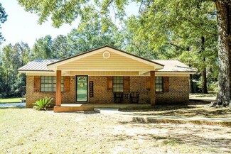 32 Pond Rd, Atmore, AL 36502