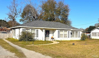 311 Cloverdale Rd, Atmore, AL 36502
