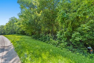 1727 Cedar Ln, Spring Grove, IL 60081