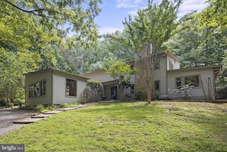 11730 Winterway Ln, Fairfax Station, VA 22039