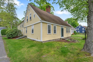 11 Liberty St, Clinton, CT 06413