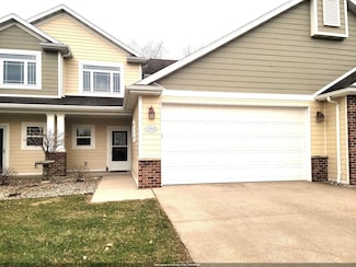 1755 Oak Hollow Ln, Neenah, WI 54956