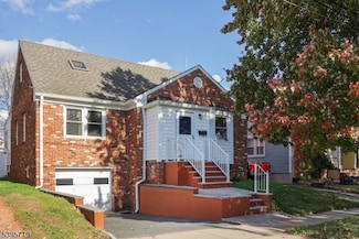 420 Miltonia St, Linden, NJ 07036