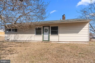 1 Mimosa Ln, Levittown, PA 19054