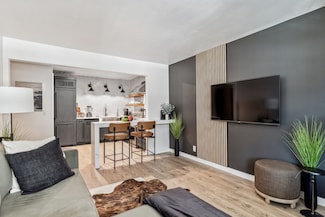 806 18th Ave S Unit 207, Nashville, TN 37203