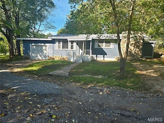 102 Branch Ln, Crocker, MO 65452