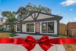 906 Eleanor St, Houston, TX 77009