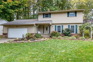 704 Oriole Dr, Eastlake, OH 44095