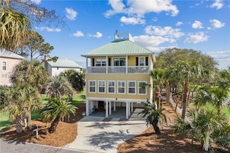 2 Shipwatch Dr, Saint Helena Island, SC 29920