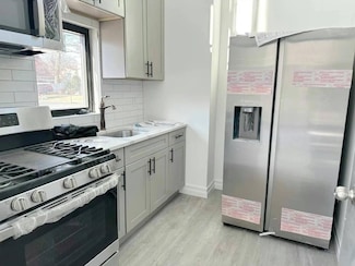33-3 213th St, Bayside, NY 11361