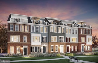 3926 Oak St, Fairfax, VA 22030