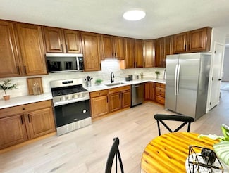 8002 S Columbine Ct, Centennial, CO 80122