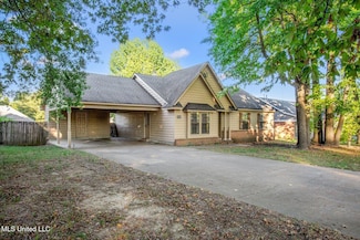 9800 Cherokee Dr, Olive Branch, MS 38654