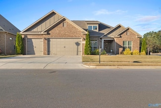 3000 Chimney Cove Cir, Brownsboro, AL 35741