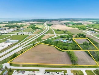 0 Equestrian Ct Unit 50286658, Green Bay, WI 54311