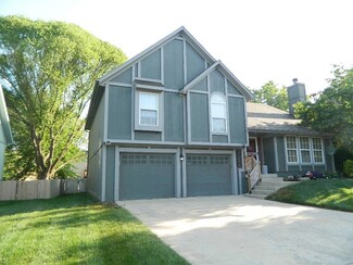 21806 W 49th St, Shawnee, KS 66226
