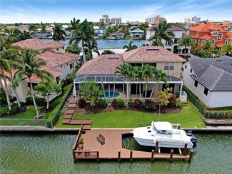 271 Bayview Ave, Naples, FL 34108