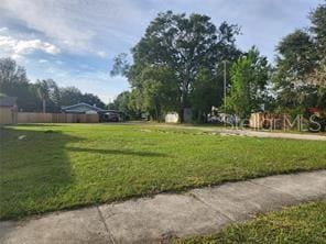 2010 S Maple Ave, Sanford, FL 32771