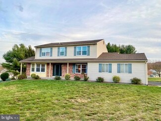 980 Crimson Ln, Pottstown, PA 19464