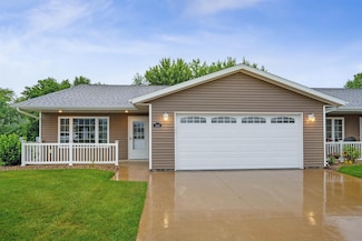 144 Goldfinch Ct, Independence, IA 50644