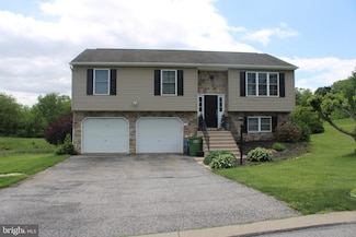 100 Jonathan Way N, Red Lion, PA 17356