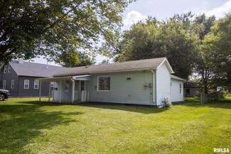 702 N Snapp St, Abingdon, IL 61410