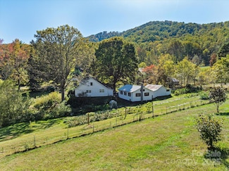 260 Bee Ridge Rd, Asheville, NC 28803