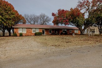 171 3rd St, Jennings, OK 74038