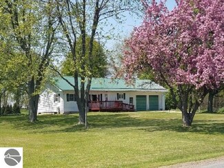725 N Neff Rd, Stanton, MI 48888