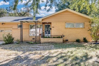 702 Charles Ave, Mulvane, KS 67110