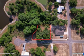 204 Village Dr, Welaka, FL 32193