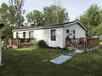 4504 W A Dr, Albion, IN 46701
