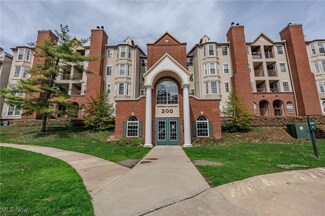 200 Fox Hollow Dr Unit 312, Cleveland, OH 44124