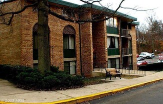 483 N Armistead St Unit 303, Alexandria, VA 22312