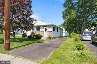 114 Grandview Ave, Morrisville, PA 19067