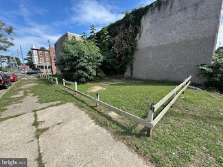 871 N 40th St, Philadelphia, PA 19104