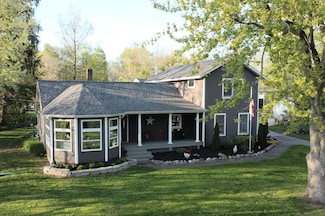 7013 Leonard St, Coopersville, MI 49404