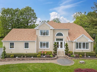 8 Stark Ct, New City, NY 10956