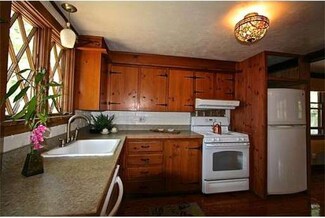 9 Marthas Ln, Rockport, MA 01966