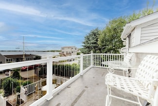 54 Bayview Ave, Fairhaven, MA 02719