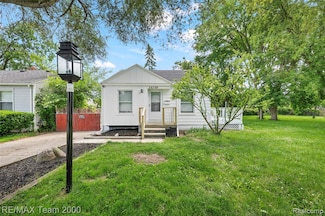 26389 Annapolis St, Dearborn Heights, MI 48125