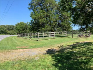 47 N Carolina Ave, Lexington, NC 27292
